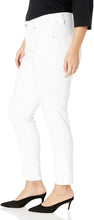 
                        
                          Load image into Gallery viewer, Jag Jeans Women's Plus Size Carter Girlfriend Jean
                        
                      
