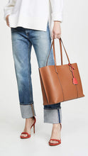 
                        
                          गैलरी व्यूवर में इमेज लोड करें, Tory Burch Women's Perry Tote
                        
                      