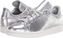 
                        
                          Cargar imagen en el visor de la galería, adidas Originals Women's Stan Smith Sneaker
                        
                      