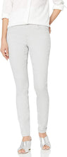 
                        
                          गैलरी व्यूवर में इमेज लोड करें, Jag Jeans Women's Maya Skinny Pull on Jean
                        
                      