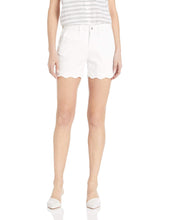 
                        
                          Load image into Gallery viewer, Jag Jeans Women's Theo 5" Short
                        
                      