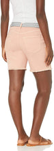 
                        
                          將圖片載入圖庫檢視器 Jag Jeans Women's Demi 8" Belted Boyfriend Short
                        
                      