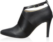 
                        
                          將圖片載入圖庫檢視器 JIMMY CHOO Women's Telma Ankle Bootie
                        
                      