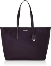 
                        
                          गैलरी व्यूवर में इमेज लोड करें, TUMI - Voyageur Everyday Tote Bag - Travel Bag for Women - Black
                        
                      
