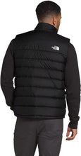 
                        
                          Load image into Gallery viewer, The North Face Men's Aconcagua Insulated Vest - Sleeveless Puffer Vest for Men
                        
                      