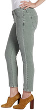 
                        
                          Cargar imagen en el visor de la galería, Jag Jeans Women's Mera Skinny Ankle Pant in Refined Corduroy
                        
                      