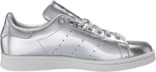 
                        
                          Cargar imagen en el visor de la galería, adidas Originals Unisex-Child Stan Smith Sneaker
                        
                      