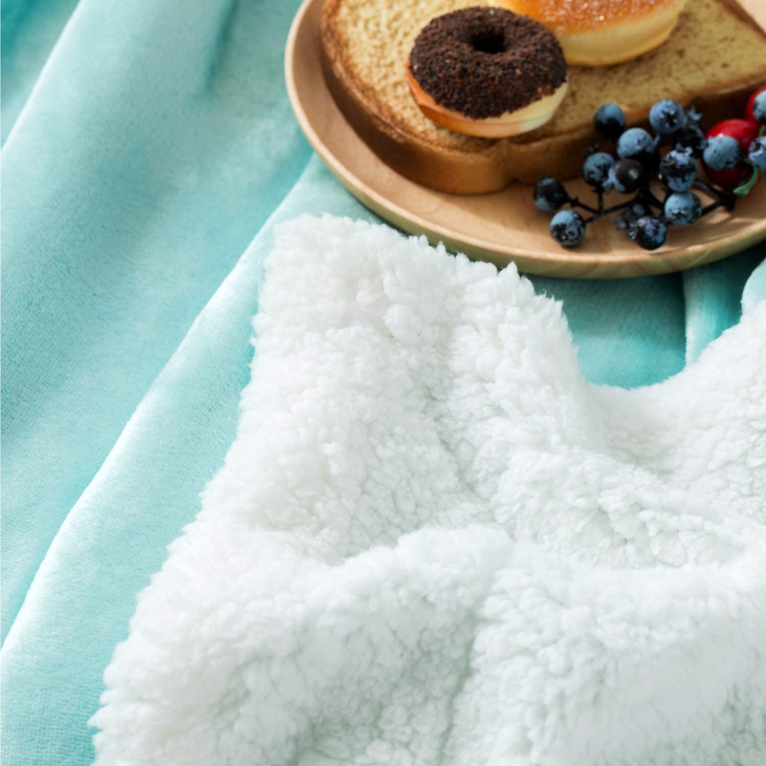 Bedsure Sherpa Fleece Blanket Throw Size Navy Lightweight Super Soft Cozy Luxury Bed Blanket Microfiber