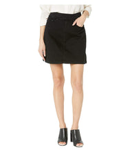 
                        
                          Load image into Gallery viewer, Jag Jeans Women's Petite on The Go Skort
                        
                      