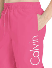 
                        
                          Cargar imagen en el visor de la galería, Calvin Klein Men's 7 Inch Elastic Waist Quick Dry Swim Trunk
                        
                      