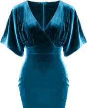 
                        
                          Cargar imagen en el visor de la galería, GownTown 1950s Style Butterfly Sleeve Velvet Pencil Dress
                        
                      