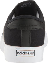 
                        
                          画像をギャラリービューアに読み込む, adidas Originals Unisex-Child Seeley Running Shoe
                        
                      