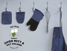 
                        
                          Muat gambar ke penampil Galeri, Cuisinart Chambray Neoprene Mini Oven Mitts, 2 Pack – Heat Resistant to 400 F . - JOY2ESpree
                        
                      