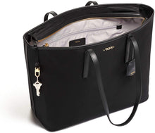 
                        
                          गैलरी व्यूवर में इमेज लोड करें, TUMI - Voyageur Everyday Tote Bag - Travel Bag for Women - Black
                        
                      