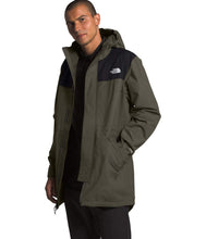 
                        
                          Cargar imagen en el visor de la galería, The North Face Men's City Breeze Rain Parka
                        
                      