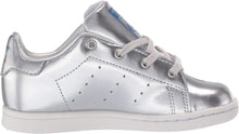 
                        
                          Muat gambar ke penampil Galeri, adidas Originals Unisex-Child Stan Smith Sneaker
                        
                      