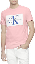 
                        
                          Cargar imagen en el visor de la galería, Calvin Klein Men's Short Sleeve Monogram Logo T-Shirt
                        
                      