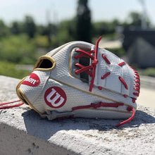 
                        
                          將圖片載入圖庫檢視器 Wilson A2000 Fastpitch Glove Series - JOY2ESpree
                        
                      