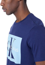 
                        
                          Cargar imagen en el visor de la galería, Calvin Klein Men's Short Sleeve Monogram Logo T-Shirt
                        
                      