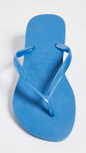 
                        
                          Load image into Gallery viewer, Havaianas Women's Slim Flip Flop Sandal
                        
                      