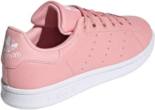 
                        
                          गैलरी व्यूवर में इमेज लोड करें, adidas Originals Juniors Stan Smith Lentic Sneaker
                        
                      