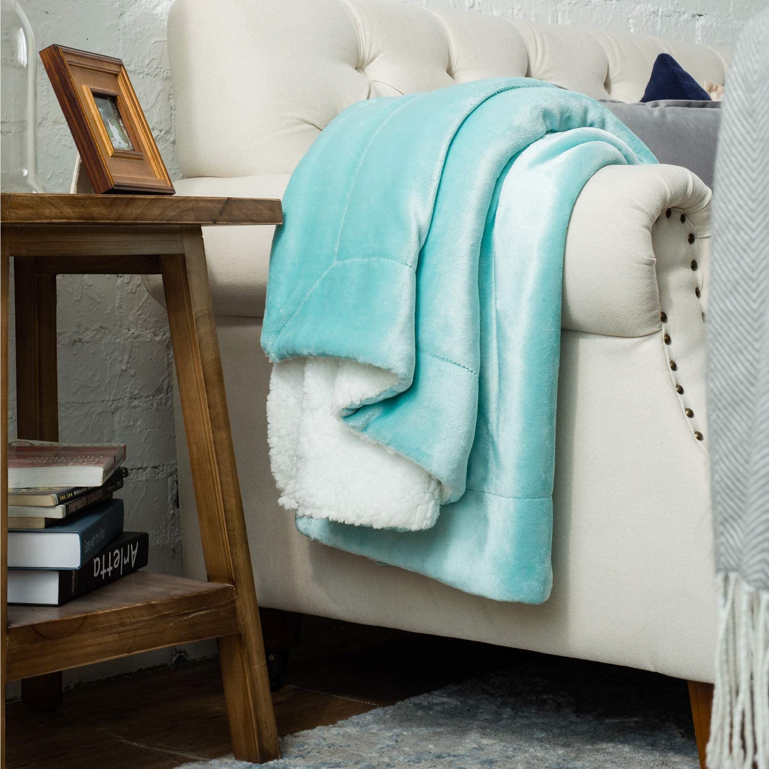 Bedsure Sherpa Fleece Blanket Throw Size Navy Lightweight Super Soft Cozy Luxury Bed Blanket Microfiber