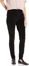 
                        
                          गैलरी व्यूवर में इमेज लोड करें, Jag Jeans Women's Maya Skinny Pull on Corduroy Jean
                        
                      