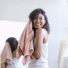 
                        
                          Muat gambar ke penampil Galeri, VOLO Hero Microfiber Hair Towel | Super Absorbent, Ultra-Soft, Fast Drying
                        
                      