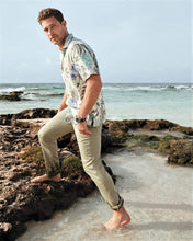
                        
                          Cargar imagen en el visor de la galería, Tommy Bahama Konkan Jungle Silk Blend Camp Shirt
                        
                      