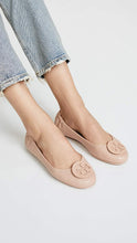 
                        
                          將圖片載入圖庫檢視器 Tory Burch Women's Minnie Travel Ballet Flats
                        
                      