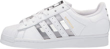 
                        
                          將圖片載入圖庫檢視器 adidas Originals Men's Superstar Shoes - JOY2ESpree
                        
                      
