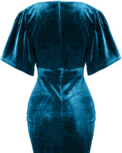 
                        
                          Cargar imagen en el visor de la galería, GownTown 1950s Style Butterfly Sleeve Velvet Pencil Dress
                        
                      