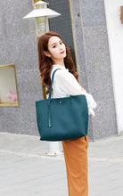 
                        
                          將圖片載入圖庫檢視器 Women's Soft Faux Leather Tote Shoulder Bag from Dreubea, Big Capacity Tassel Handbag
                        
                      