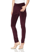 
                        
                          Cargar imagen en el visor de la galería, Jag Jeans Women's Nora Skinny Pull on Corduroy Pant
                        
                      
