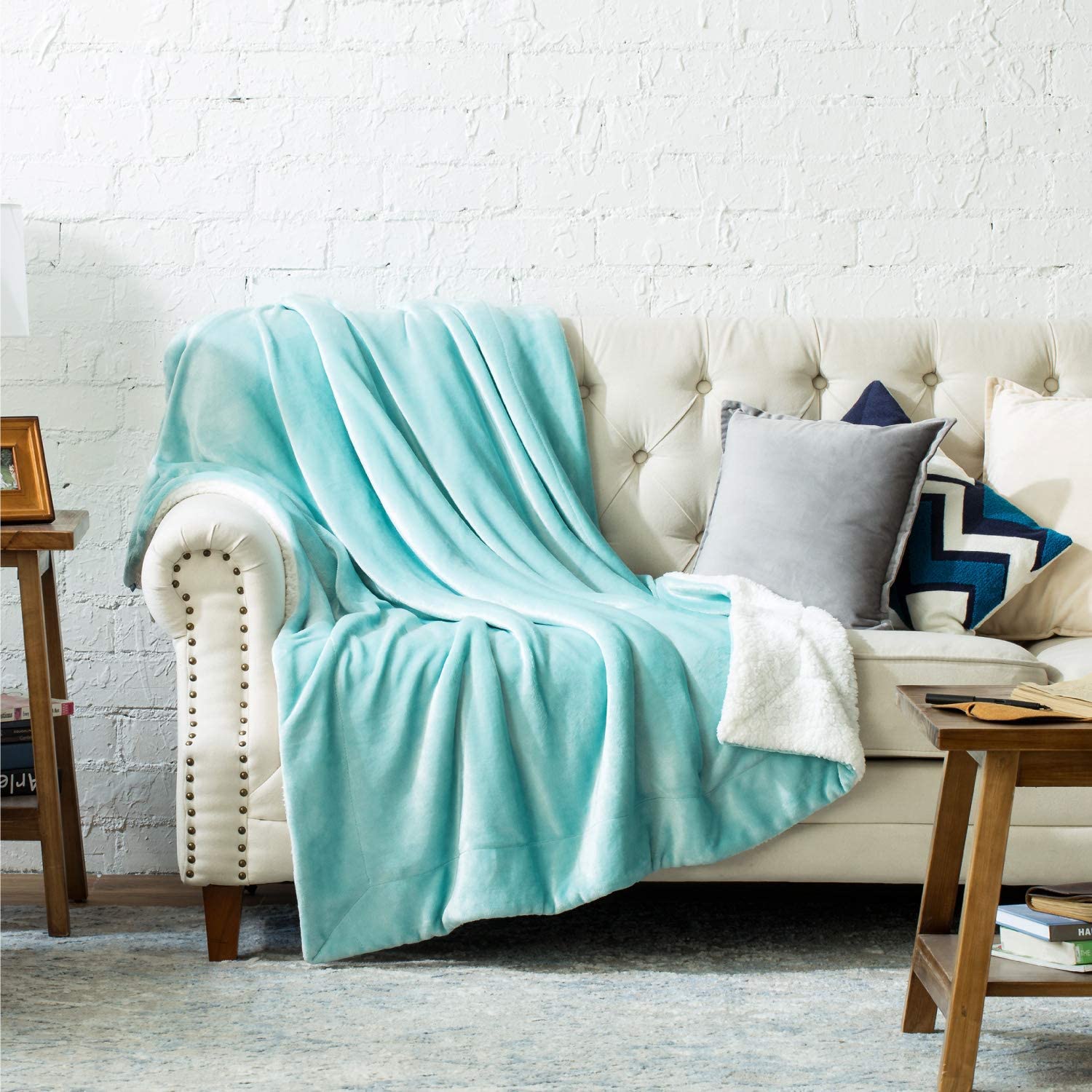 Bedsure Sherpa Fleece Blanket Throw Size Navy Lightweight Super Soft Cozy Luxury Bed Blanket Microfiber