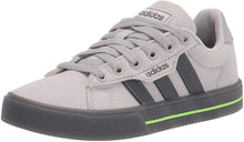 
                        
                          画像をギャラリービューアに読み込む, adidas Kids' Daily 3.0 Skate Shoe
                        
                      
