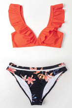 
                        
                          Muat gambar ke penampil Galeri, CUPSHE Women's Orange Floral Bottom Ruffle Hook Closure Bikini Set
                        
                      
