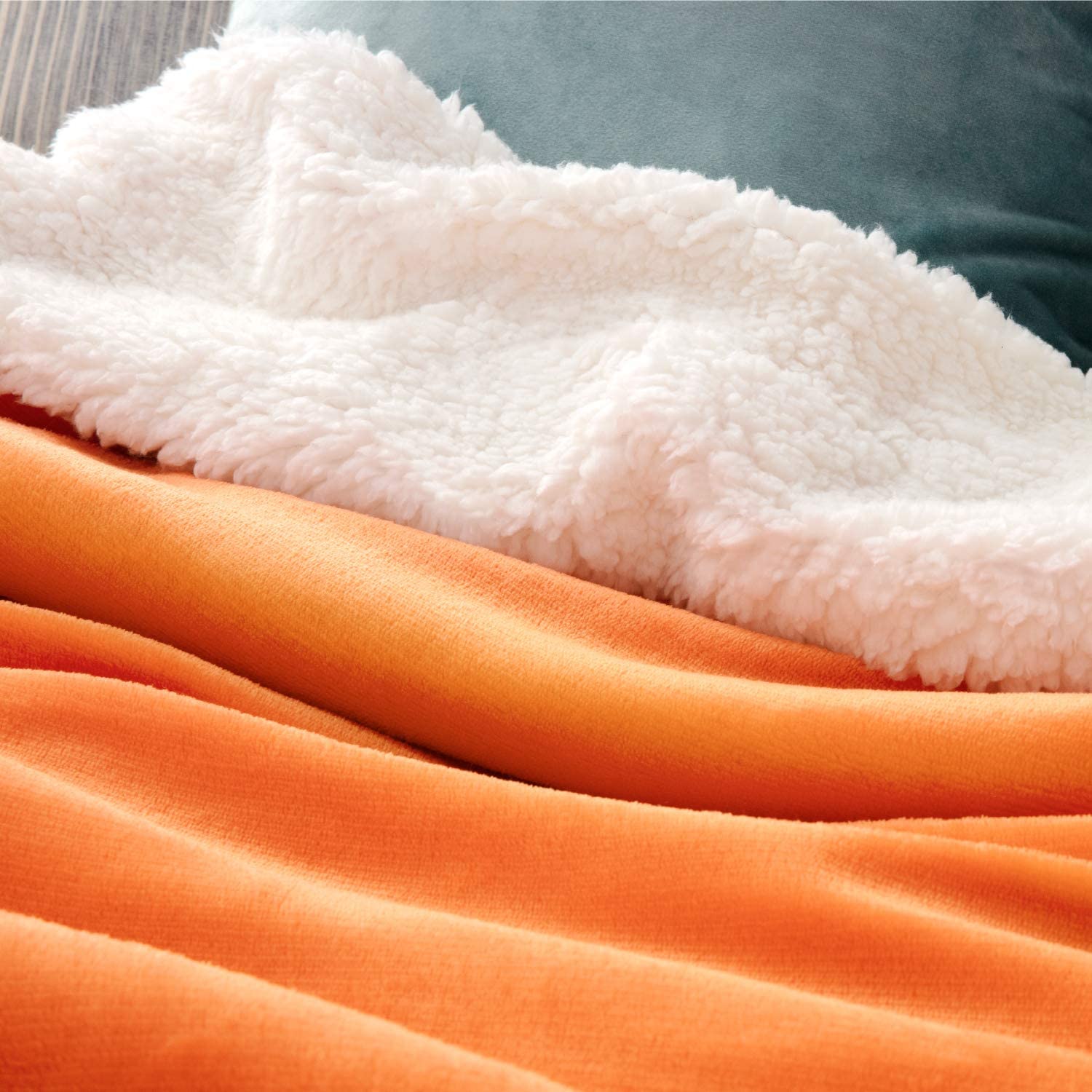 Bedsure Sherpa Fleece Blanket Throw Size Navy Lightweight Super Soft Cozy Luxury Bed Blanket Microfiber