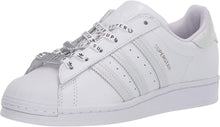 
                        
                          Cargar imagen en el visor de la galería, adidas Originals womens Superstar Shoes
                        
                      