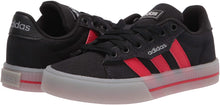
                        
                          画像をギャラリービューアに読み込む, adidas Kids' Daily 3.0 Skate Shoe
                        
                      