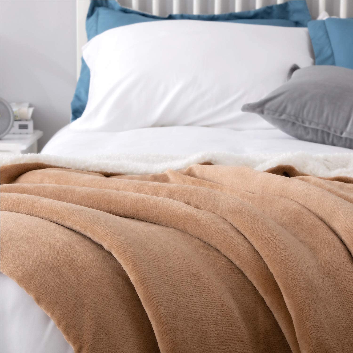 Bedsure Sherpa Fleece Blanket Throw Size Navy Lightweight Super Soft Cozy Luxury Bed Blanket Microfiber