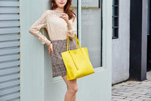 
                        
                          將圖片載入圖庫檢視器 Women's Soft Faux Leather Tote Shoulder Bag from Dreubea, Big Capacity Tassel Handbag
                        
                      