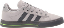 
                        
                          画像をギャラリービューアに読み込む, adidas Kids' Daily 3.0 Skate Shoe
                        
                      
