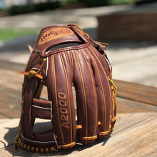 
                        
                          गैलरी व्यूवर में इमेज लोड करें, Wilson A2000 Baseball Glove Series - JOY2ESpree
                        
                      