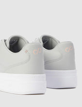 
                        
                          將圖片載入圖庫檢視器 CARE OF by PUMA Women's Leather Platform Court Low-Top Sneakers
                        
                      