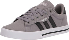 
                        
                          画像をギャラリービューアに読み込む, adidas Kids' Daily 3.0 Skate Shoe
                        
                      