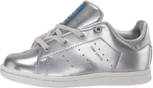 
                        
                          Muat gambar ke penampil Galeri, adidas Originals Unisex-Child Stan Smith Sneaker
                        
                      