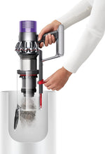 
                        
                          將圖片載入圖庫檢視器 Dyson Cyclone V10 Animal Lightweight Cordless Stick Vacuum Cleaner - JOY2ESpree
                        
                      