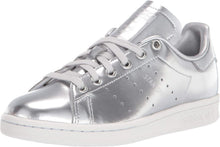 
                        
                          Cargar imagen en el visor de la galería, adidas Originals Women's Stan Smith Sneaker
                        
                      