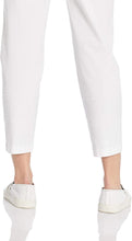 
                        
                          將圖片載入圖庫檢視器 Jag Jeans Women's Flora Chino Crop with Embroidery
                        
                      
